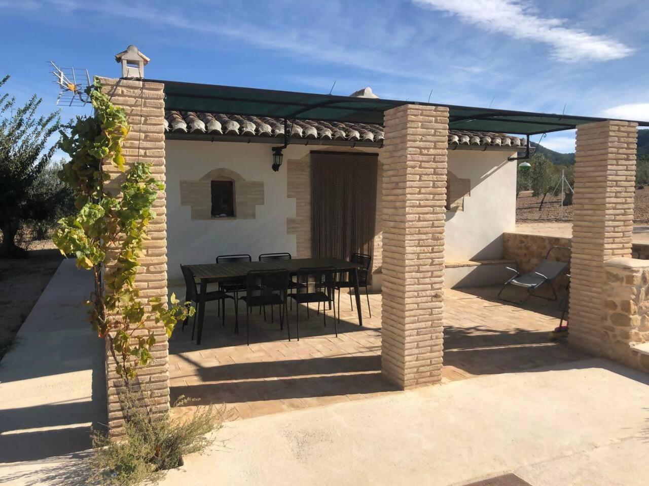 Casita Rural Entre Olivos * Biar